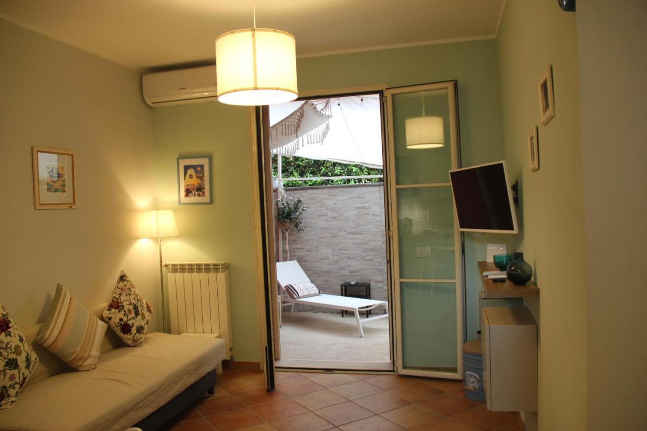 Casa Lucia Private Car Or Motorcycle Park Apartamento Lucca Exterior foto